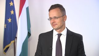 SophieCo. Правительство Венгрии занимает антимиграционную позицию — глава МИД