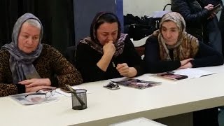 Матери похищенных дагестанцев встретились с журналистами