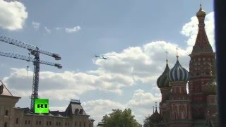 Проезд военной техники и выступление авиации на генеральной репетиции парада Победы