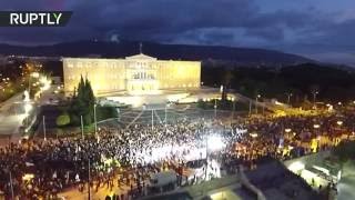Беспилотник заснял массовый протест профсоюзов в Афинах