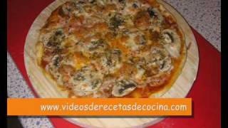 Masa de Pizza - Cómo hacer masa de Pizza Italiana - Paso 2 - Estirado de la masa