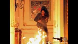Novela Amor À Vida - Leila morre em incêndio e Thales ... - YouTube