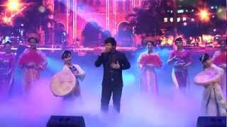 Non Nước Hữu Tình - Quang Lê (Liveshow Quang Lê 2013) Non Nước Hữu Tình - Quang Lê (Liveshow Quang Lê 2013)