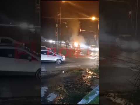 Auto se prendió fuego en zona de calle Juan Garrigó y Provincias Unidas de la ciudad de Paraná