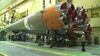 Сборка "пакета" РН "Союз-2.1а"