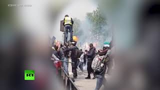 Избиение журналистки РИА Новости полицией в Париже попало на видео (05.05.2019 18:26)