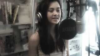 Coldplay - Yellow - Cover by Jasmine Thompson (age 11)