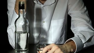 Средний россиянин стал пить на пол-литра меньше водки