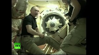 Первый сеанс связи с членами экспедиции МКС-49/50
