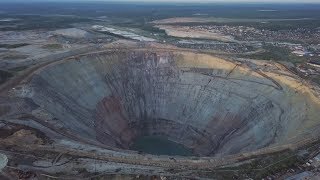 Подземный Мир: беспилотник заснял алмазный рудник с высоты птичьего полёта (28.06.2019 14:30)