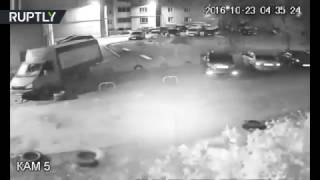 Момент взрыва бытового газа в многоэтажке в Рязани