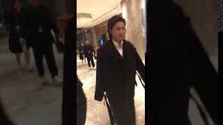 影帝陈坤深夜回酒店，一脸疲惫…… Emperor Chen Kun returned to the hotel late at night and looked tired.影帝陈坤深夜回酒店，一脸疲惫…… Emperor Chen Kun returned to the hotel late at night and looked tired.