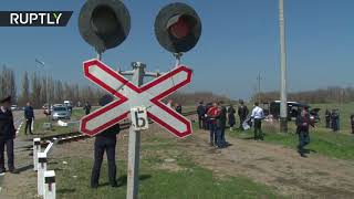 Видеокадры последствий смертельного ДТП на железнодорожном переезде в Крыму