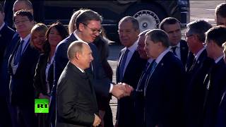 Безудержные рукопожатия: Путин в Белграде поприветствовал сербских и российских министров