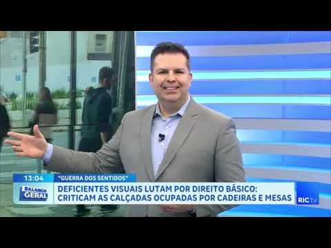 clique aqui para ver o video Caladas ocupadas por cadeiras e mesas em Curitiba