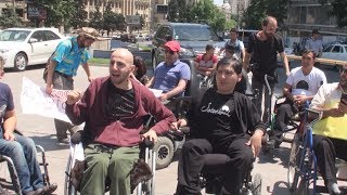 Акцию протеста в Баку провели люди с инвалидностью