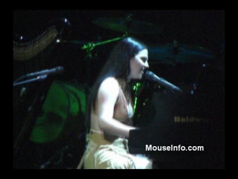 HQ Amy Lee performing Sally's Song live at the El Capitan