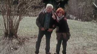 Líbáš jako Bůh trailer