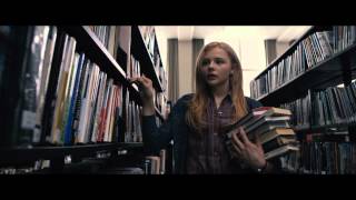 Carrie (2013) Trailer Carrie (2013) Trailer