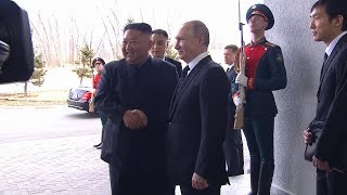Владимир Путин впервые встретился с Ким Чен Ыном