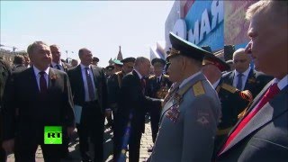 Владимир Путин поприветствовал ветеранов, пришедших на парад Победы