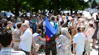 Луганск07.06.2014.Митинг-"Руки прочь от Донбасса"