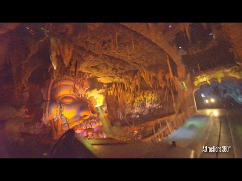 [4k] Indiana Jones Thrill Ride in Low Light - Disneyland 2017 - UCbDGvfJHf0r_WjS9voB8POA