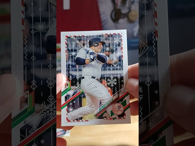 Anthony Rizzo’s Baseball Card is a Must-Have for collectors
