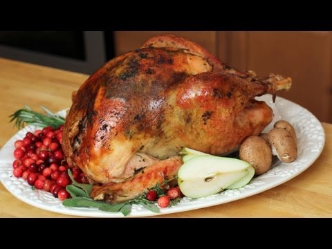 Thanksgiving Turkey - Laura Vitale - Laura in the Kitchen Episode 241 - UCNbngWUqL2eqRw12yAwcICg