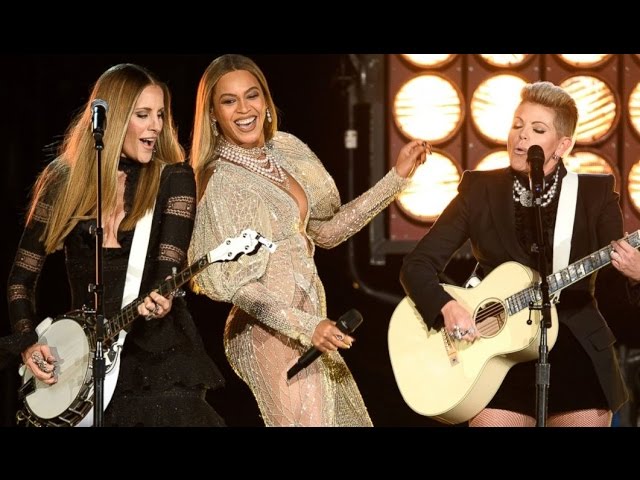 Beyonce Steals the Show at the Country Music Awards