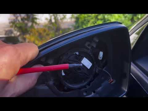 Sostituzione degli indicatori di direzione dello specchietto della Audi Q5