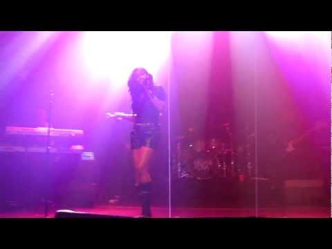 Melanie Fiona - What Am I To Do