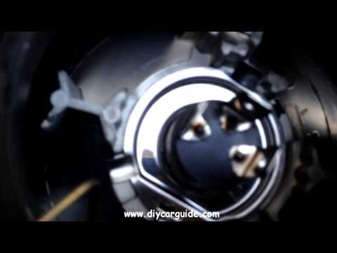 Scheinwerferlampenwechsel - Nissan Micra (K12)