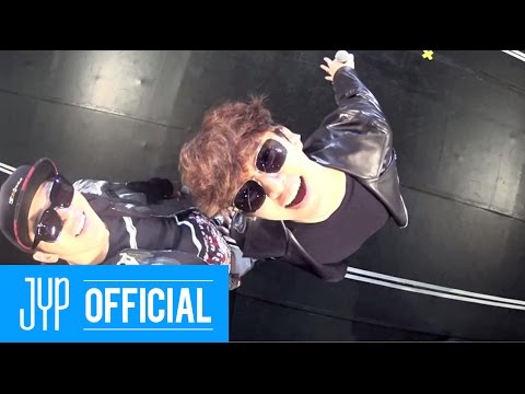 [Real 2PM] Selfie Stick Play in Hong Kong - UCaO6TYtlC8U5ttz62hTrZgg