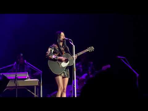 Kacey Musgraves - Lonely Weekend (LIVE)