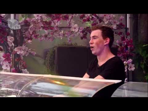 Tomorrowland 2013 - Hardwell - UCsN8M73DMWa8SPp5o_0IAQQ