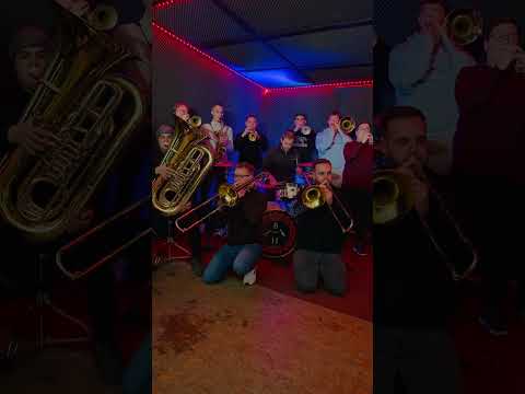 Wackelkontakt Oimara | Brass Cover Brotäne Herdepfl