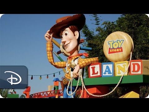 Imagineers Put the Finishing Touches on Toy Story Land - UC1xwwLwm6WSMbUn_Tp597hQ