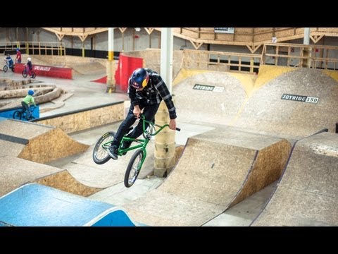 Double Backflips & Foam Pits - Red Bull BMX Performance Camp 2013 - UCblfuW_4rakIf2h6aqANefA