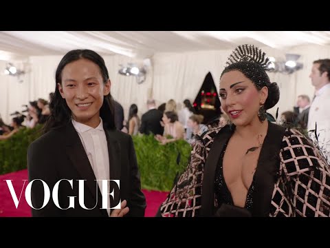 Lady Gaga and Alexander Wang at the Met Gala 2015 | China: Through the Looking Glass - UCRXiA3h1no_PFkb1JCP0yMA