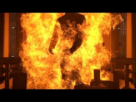 DuPont tries to burn a flame resistant suit and it is glorious - UCOmcA3f_RrH6b9NmcNa4tdg