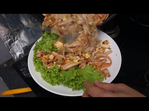 เคล็ดลับ วิธีทำก๋วยเตี๋ยวคั่วไก่ให้อร่อยโดนใจ ง่ายๆ l อร่อยพุง #เฟิร์มอร่อยจากเม้น