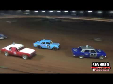 Nostalgia Sedans - Final - Maryborough Speedway - 18/6/2022 - dirt track racing video image