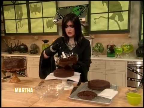 How to Make Devil's Food Cake ⎢Martha Stewart - UC6JBm9OAkpI6NUBV_NsLxTA