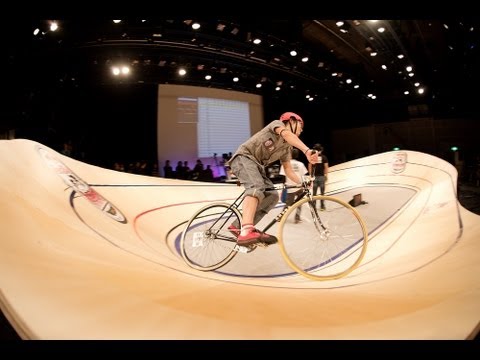 World's Smallest Velodrome - Red Bull Mini Drome 2012 Japan - UCblfuW_4rakIf2h6aqANefA