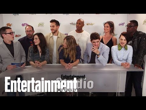 'Supergirl' Cast Teases Calista Flockhart's Return | SDCC 2017 | Entertainment Weekly - UClWCQNaggkMW7SDtS3BkEBg