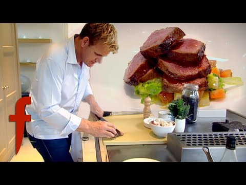 Gordon Ramsay Demonstrates How To Cook Venison With A Red Wine & Chocolate Sauce - UCiZ9jB1O8Aof6P2F9aRNJLg