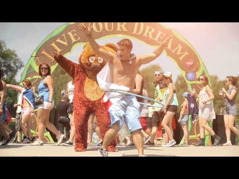 Tomorrowland 2014 | Hugged by... - UCsN8M73DMWa8SPp5o_0IAQQ