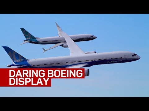 Watch Two Boeing Jetliners Perform Synchronized Flying - UCOmcA3f_RrH6b9NmcNa4tdg