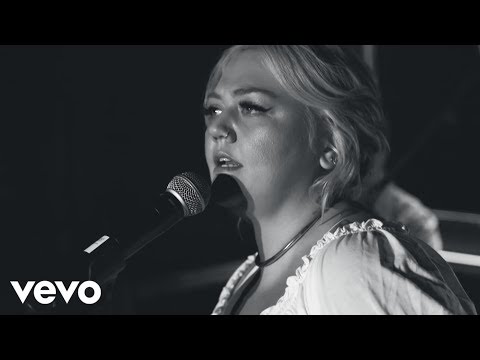 Elle King - Little Bit Of Lovin' (Live From London) [Official Video] - UCglELn2MzAGxlYeiZr4jdvw